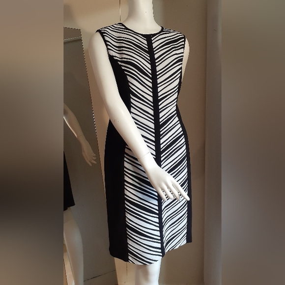 Stylish Striped Bodycon dress - Picture 1 of 6